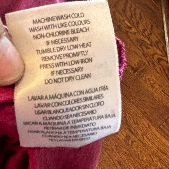 Tuff athletics women’s small tshirt in pink/fuchsia color. Like new! - Picture 6 of 7